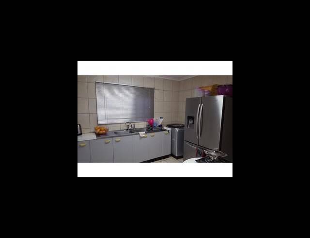 3 BEDROOM HOUSE TO LET IN LINCOLN MEADE